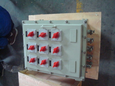 【特價(jià)銷售照明配電箱、配電柜、無(wú)功補(bǔ)償柜】?jī)r(jià)格,廠家,圖片,無(wú)功補(bǔ)償裝置,瑞安市恒安電氣-